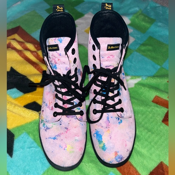 Floral Docs - Picture 4 of 5